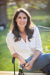 Ariel Lawhon author photo