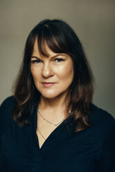 Barbara J Keys