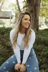 Courtney Peppernell