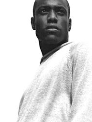 Andrew Oyé