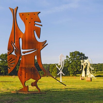 Parc de sculptures Erich Engelbrecht, Château des Fougis Parc de sculptures Erich Engelbrecht, Château des Fougis