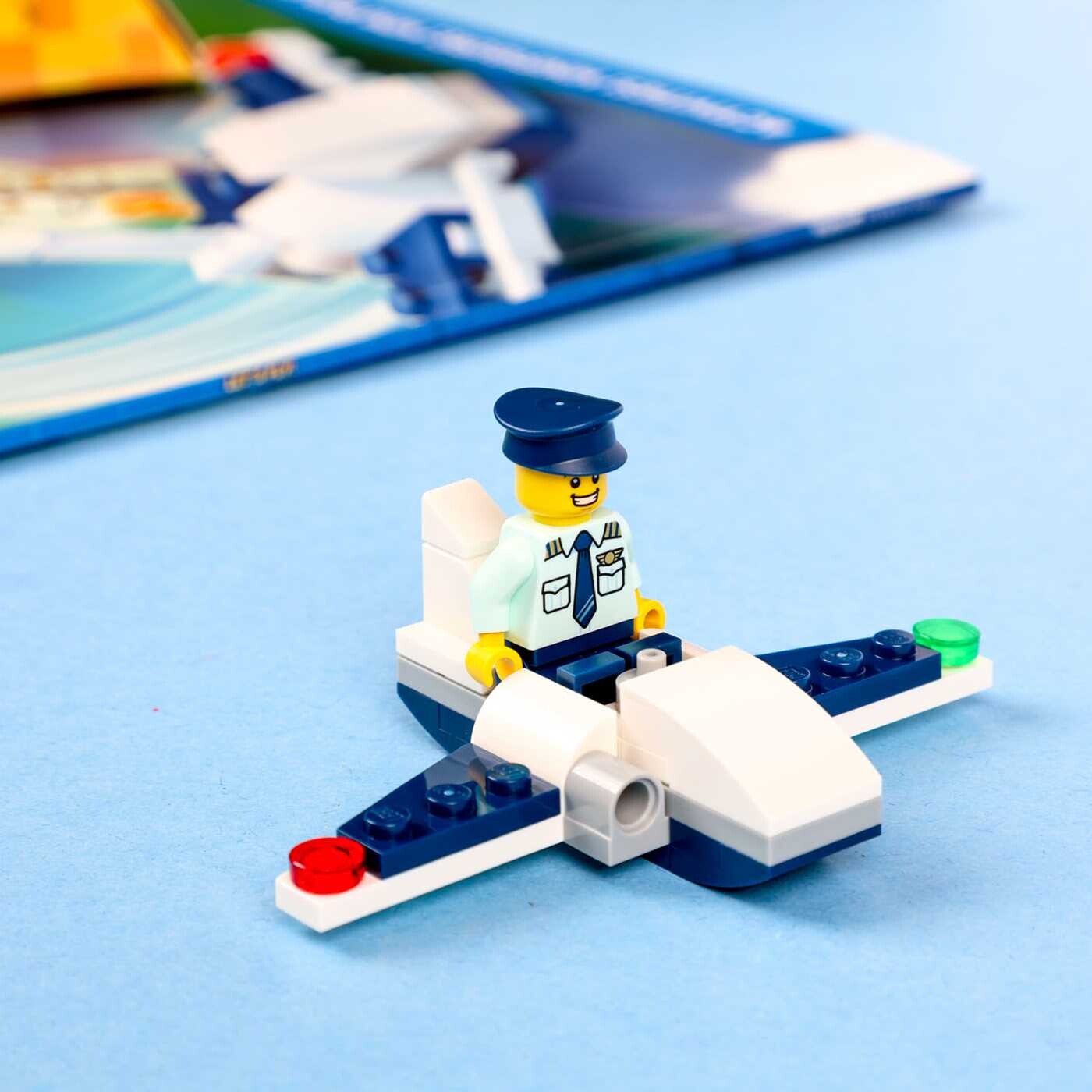 LEGO City: Let's Fly!