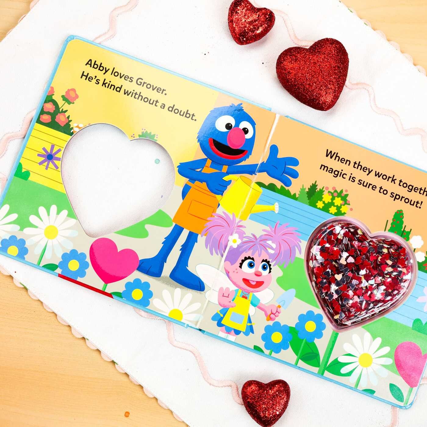 Sesame Street: Elmo Loves His Friends!