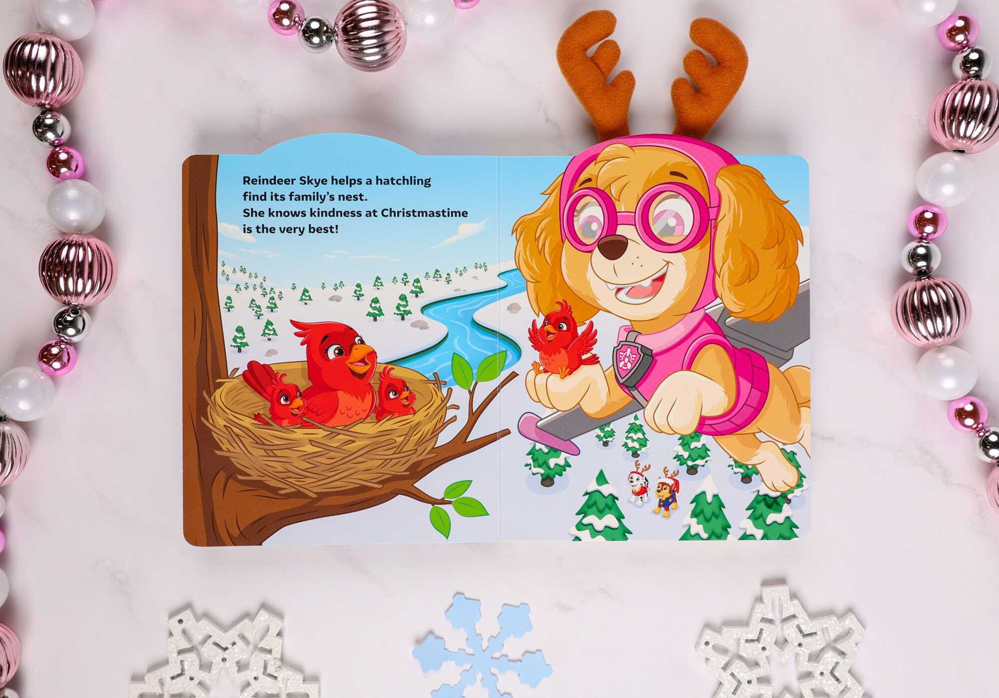 PAW Patrol: Team Christmas - Christmas Board Book for PAW Patrol Fans - For Toddlers and Children, Ages 3-5 (Officially Licensed)