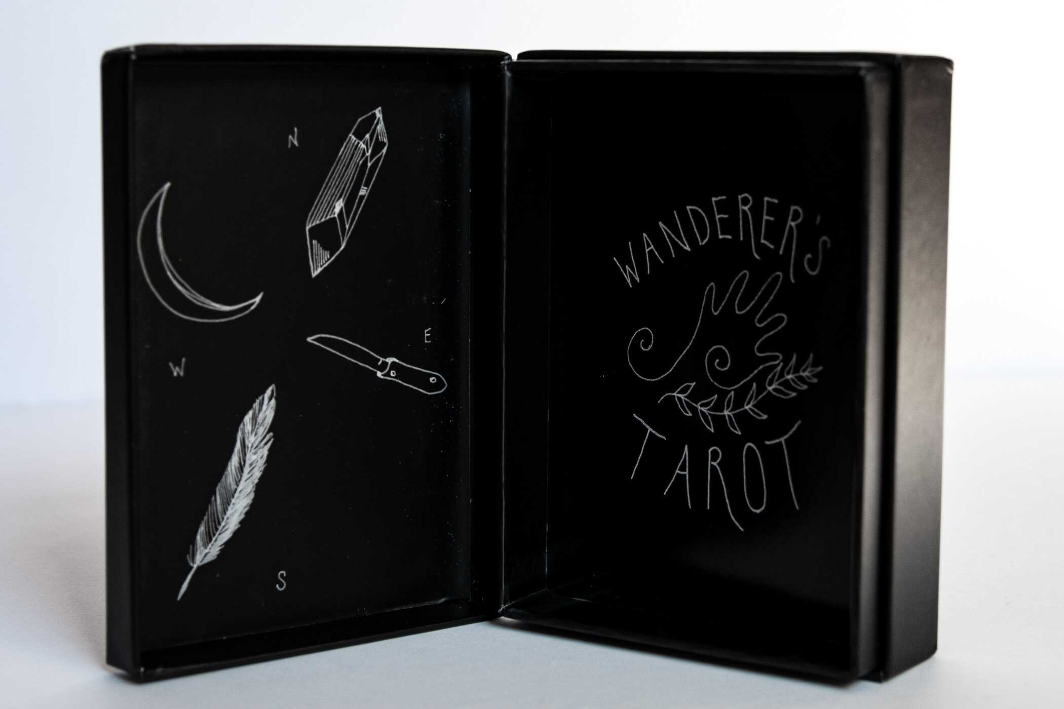 Wanderer's Tarot (78-Card Deck with Fold-Out Guide)