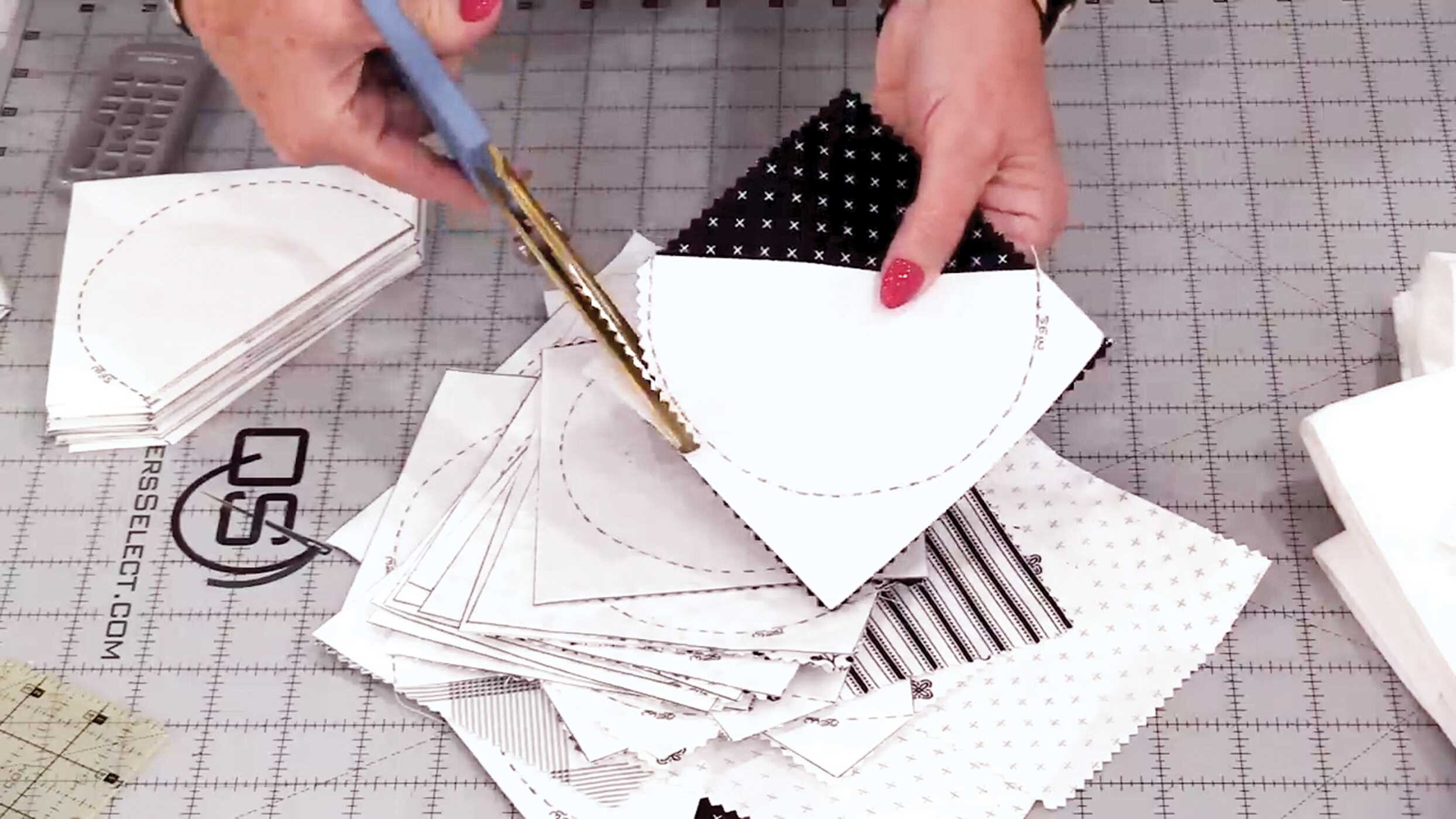 Sew Very Easy Quilt-As-You-Go Clamshells