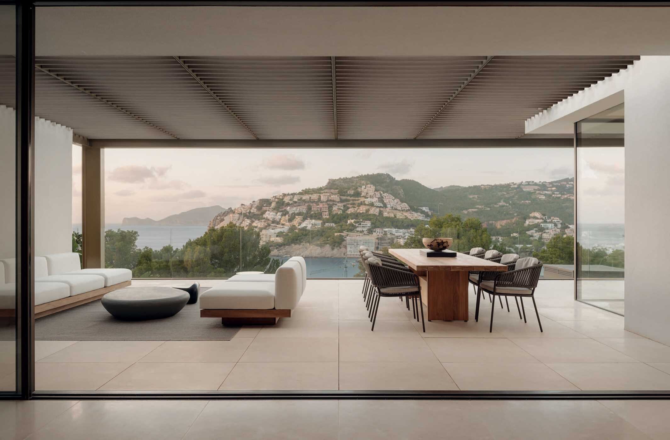 Contemporary Beach Houses