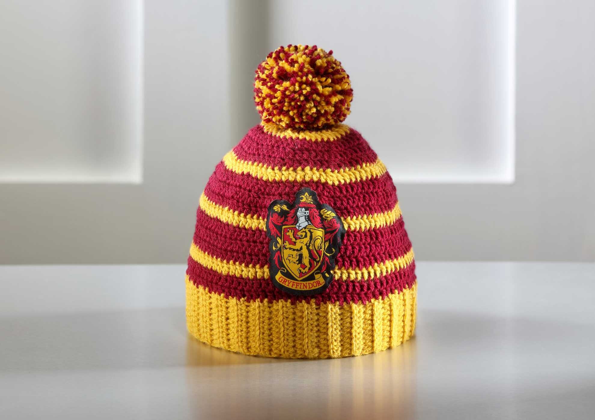 Harry Potter: Gryffindor Pom-Pom Beanie Crochet Kit