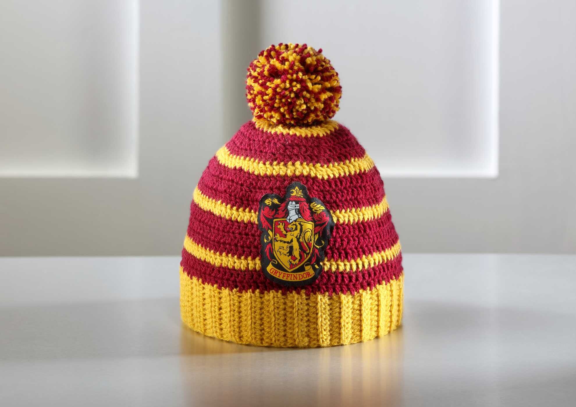 Harry Potter: Gryffindor Pom-Pom Beanie Crochet Kit