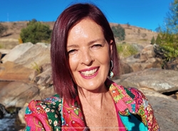 Tracey Lee Holmes